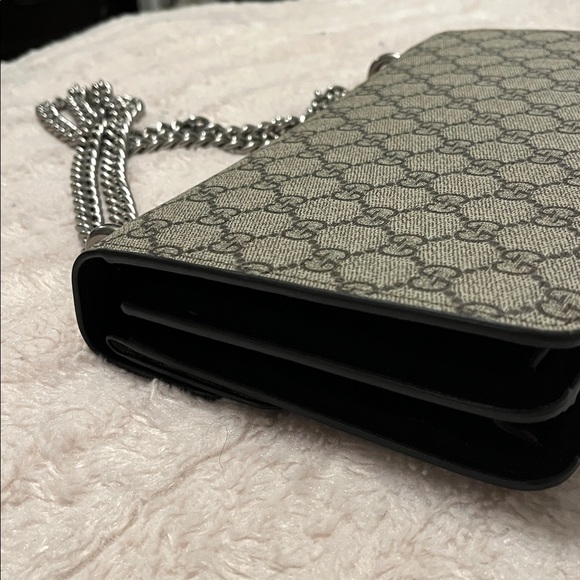 Gucci Beige and Black Shoulder Bag with Silver Chain - Picture 4 of 9